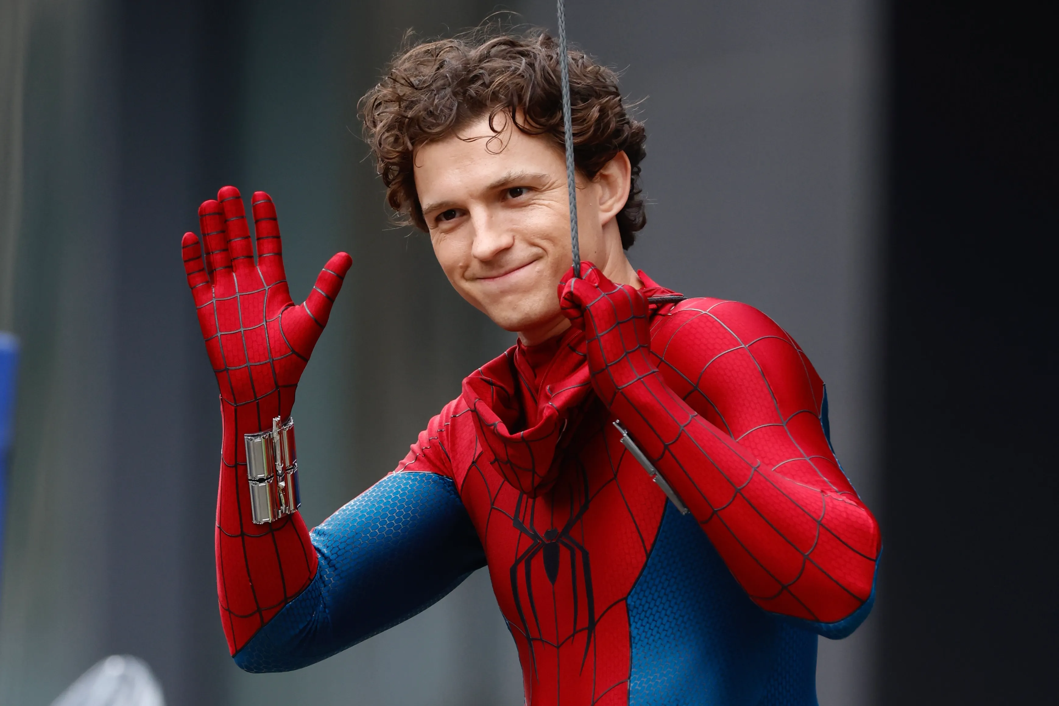 Tom Holland gives behind-the-scenes look at Spiderman Glasgow set & says it's 'really exciting' to share with fans | The Scottish Sun