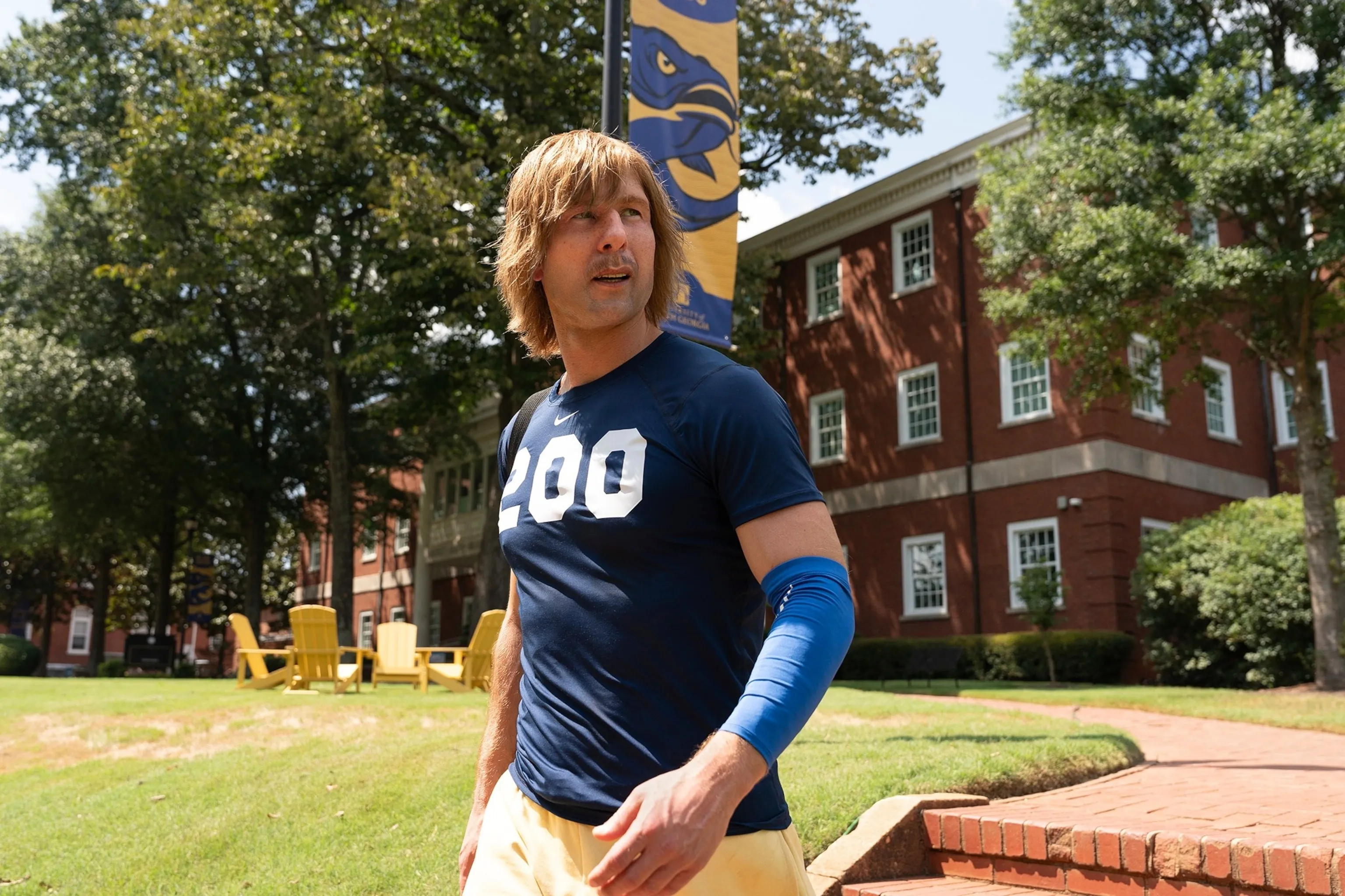Glen Powell is a disguised college football player in 'Chad Powers' 1st  look - ABC News