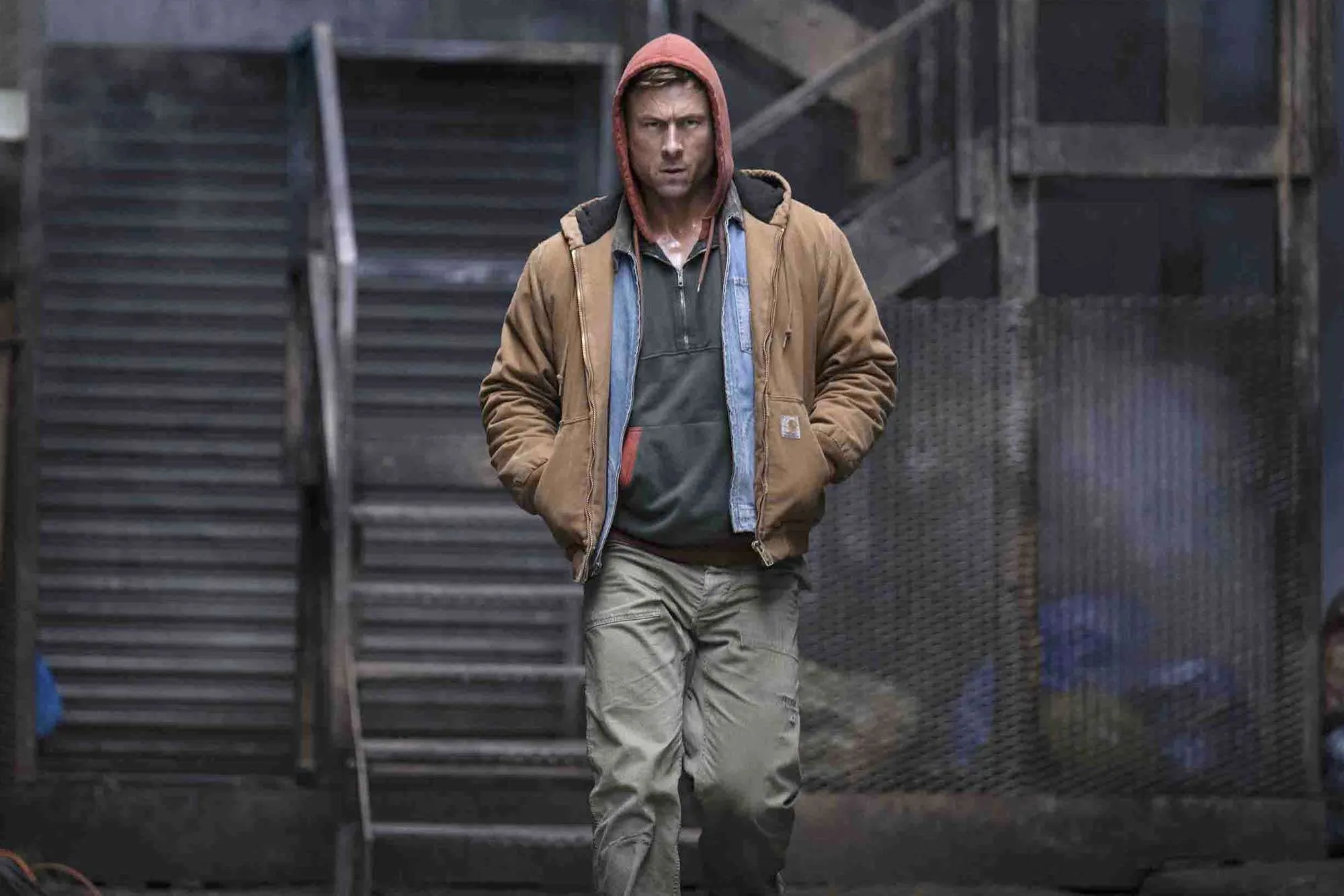 Glen-Powell--the-running-man-101625-06309c0aada84d2884e9e3af80fb9660