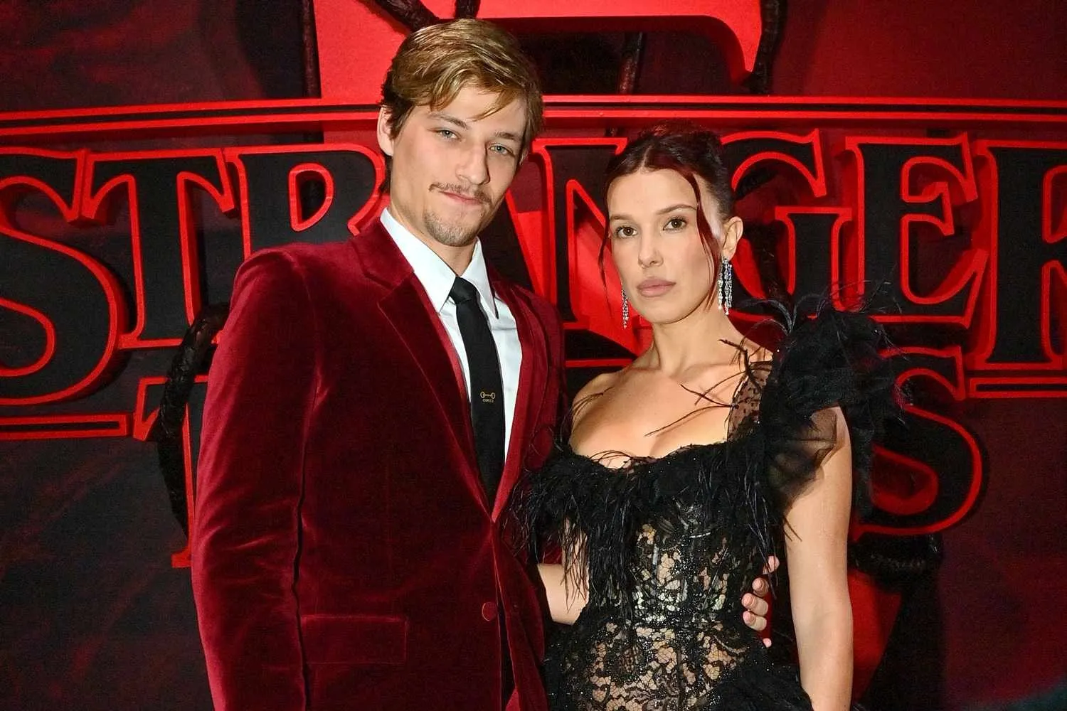 Millie-Bobby-Brown-Jake-Bongiovi-1-110725-7d447a0869e74bafbf9f1b4044dd651e