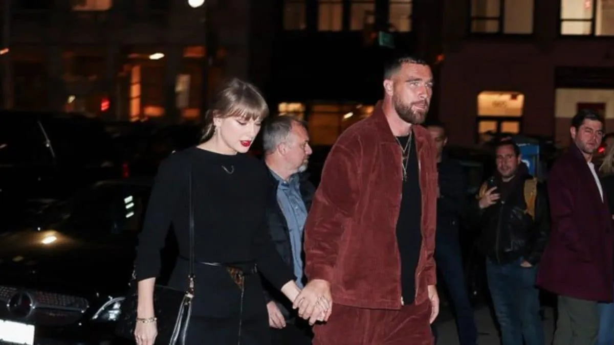 Taylor Swift And Travis Kelce Step Out Hand-In-Hand At Cosy NYC Date Night | Photos | Hollywood News - News18